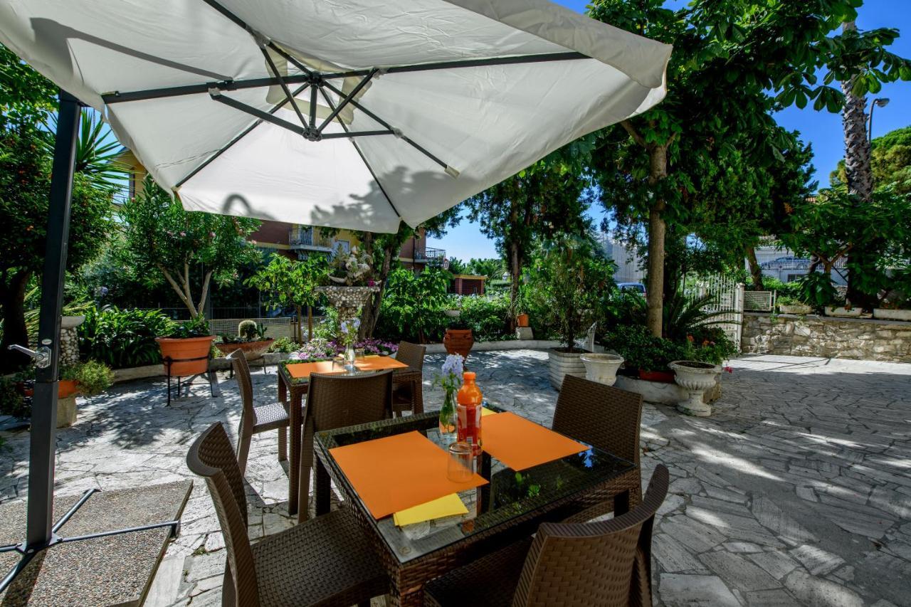 B&B La Fontanella ซัน เบเนเดตโต เดล ตรอนโต ภายนอก รูปภาพ