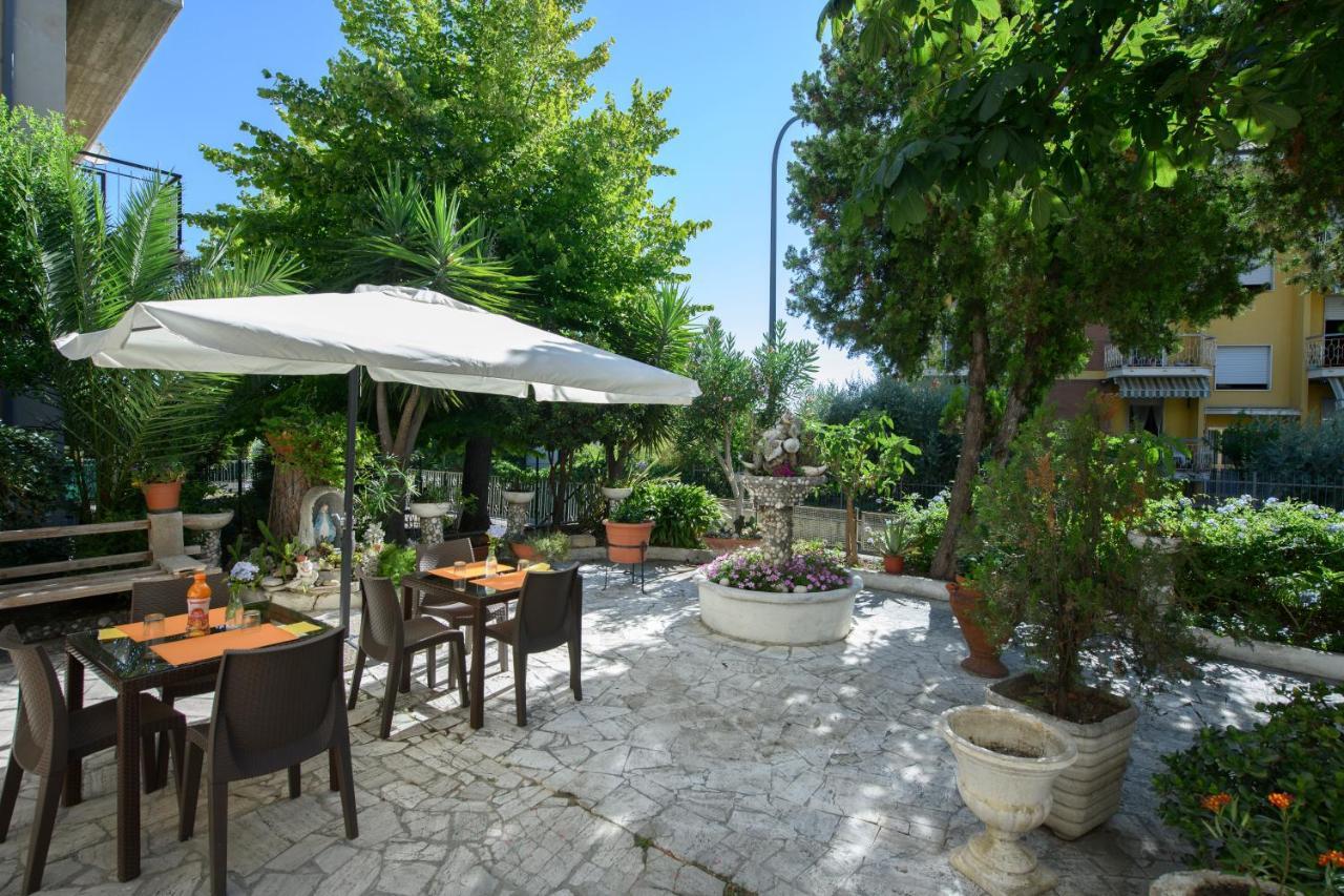 B&B La Fontanella ซัน เบเนเดตโต เดล ตรอนโต ภายนอก รูปภาพ