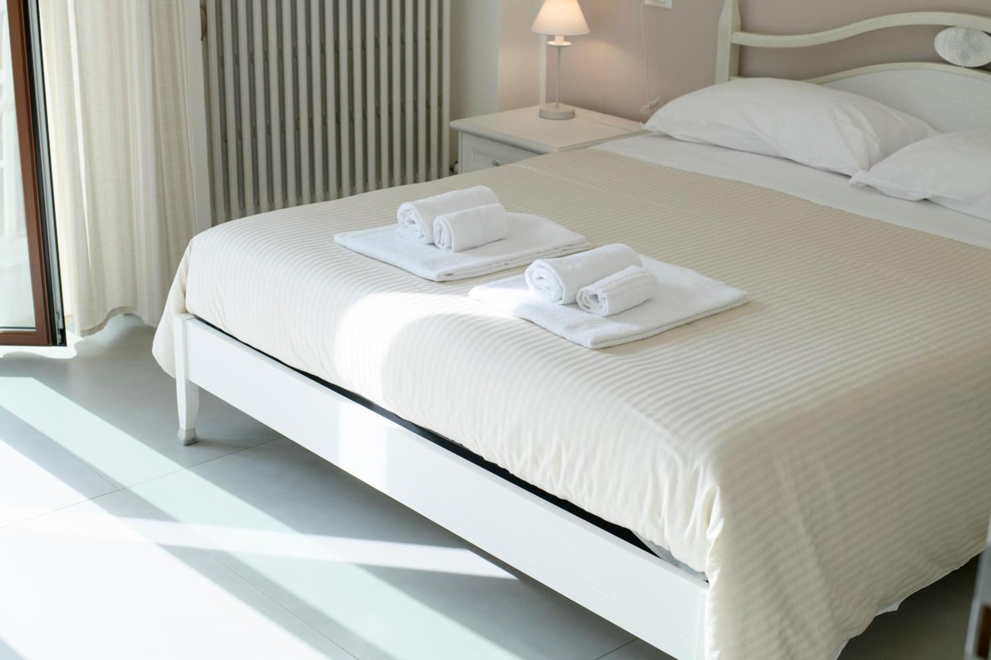 B&B La Fontanella ซัน เบเนเดตโต เดล ตรอนโต ภายนอก รูปภาพ