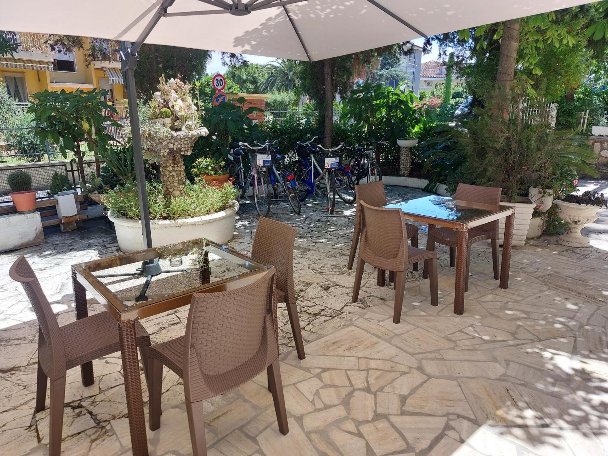 B&B La Fontanella ซัน เบเนเดตโต เดล ตรอนโต ภายนอก รูปภาพ