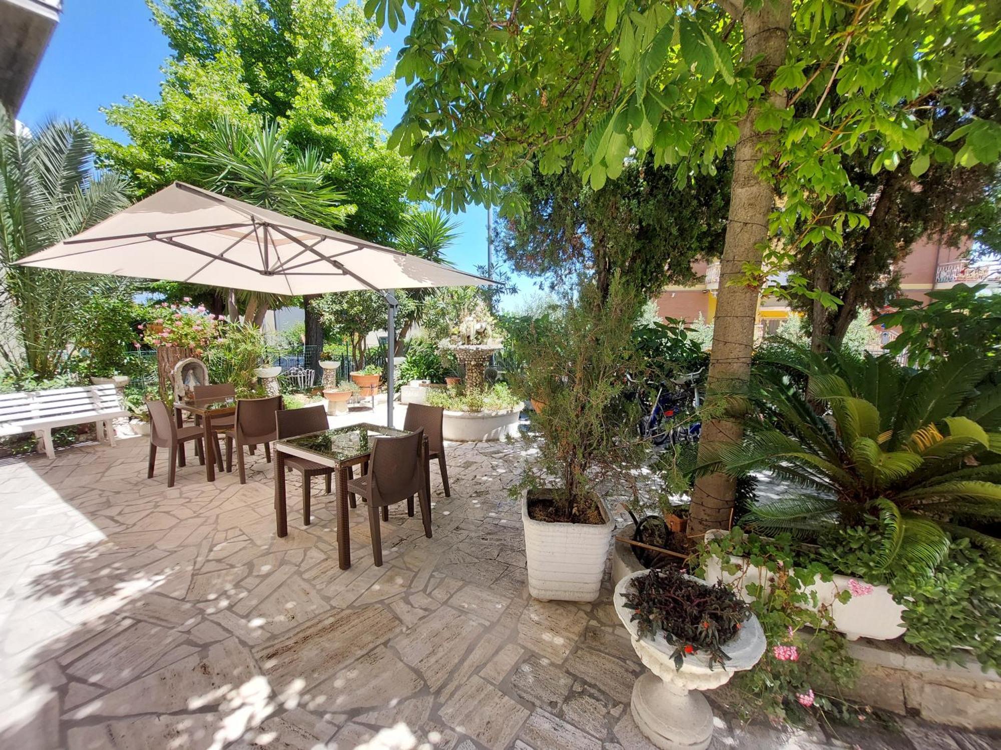 B&B La Fontanella ซัน เบเนเดตโต เดล ตรอนโต ภายนอก รูปภาพ